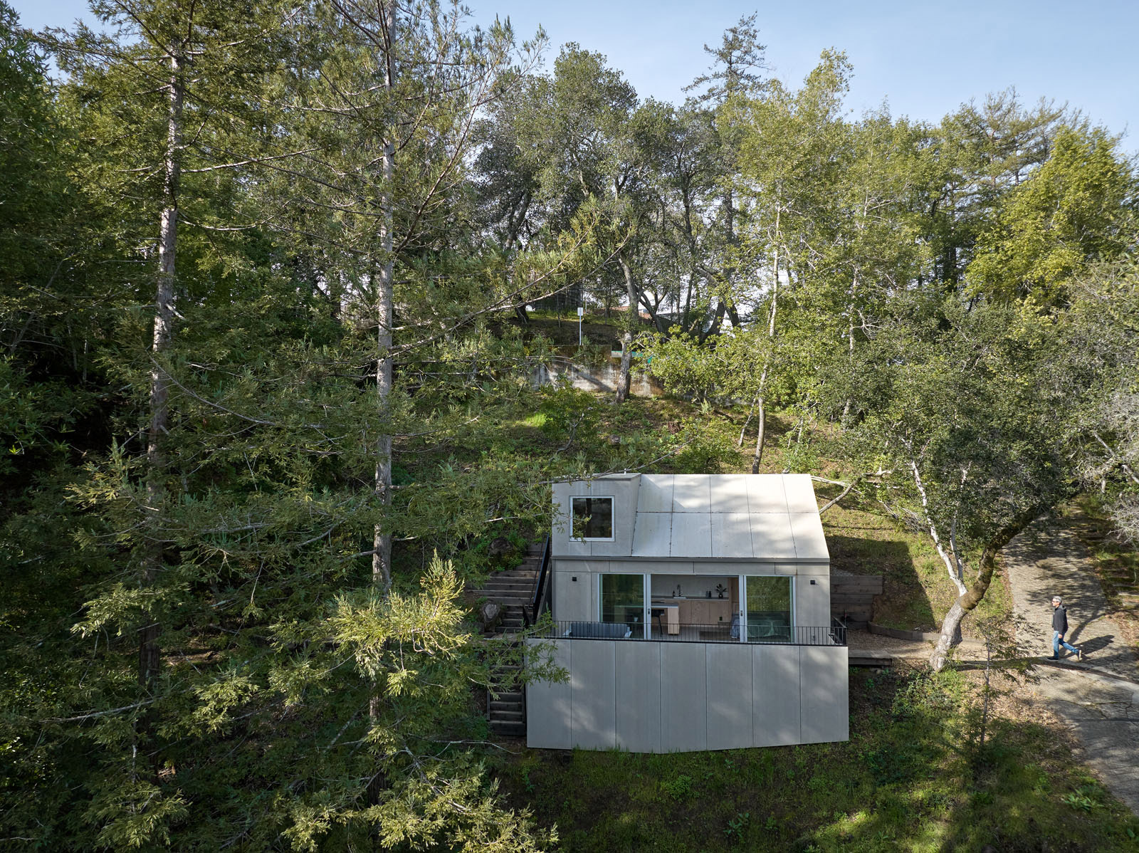 The Crest Guesthouse by Mork&Ulnes Architects thumbnail