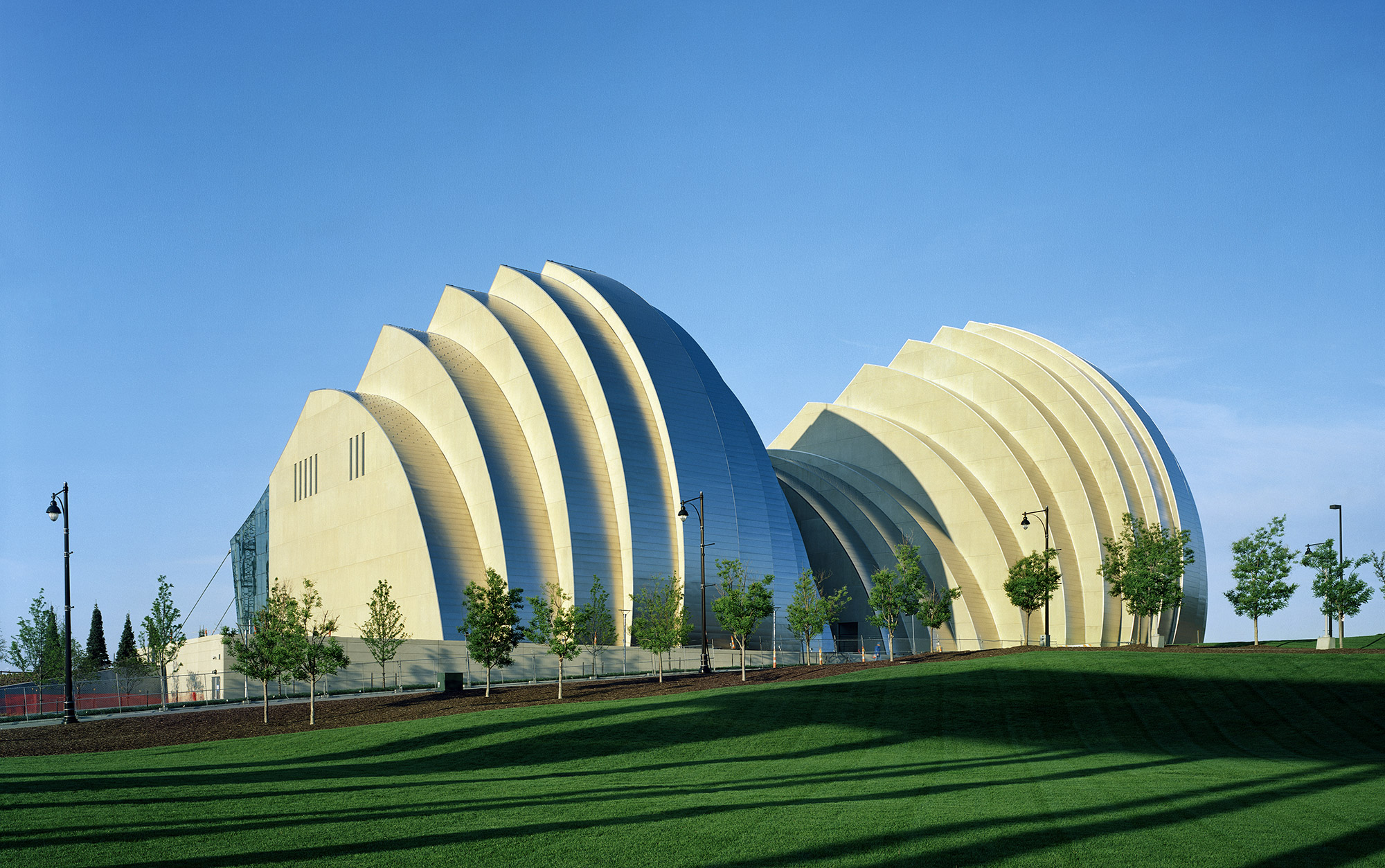 Kauffman Center for the Performing Arts by Safdie Architects