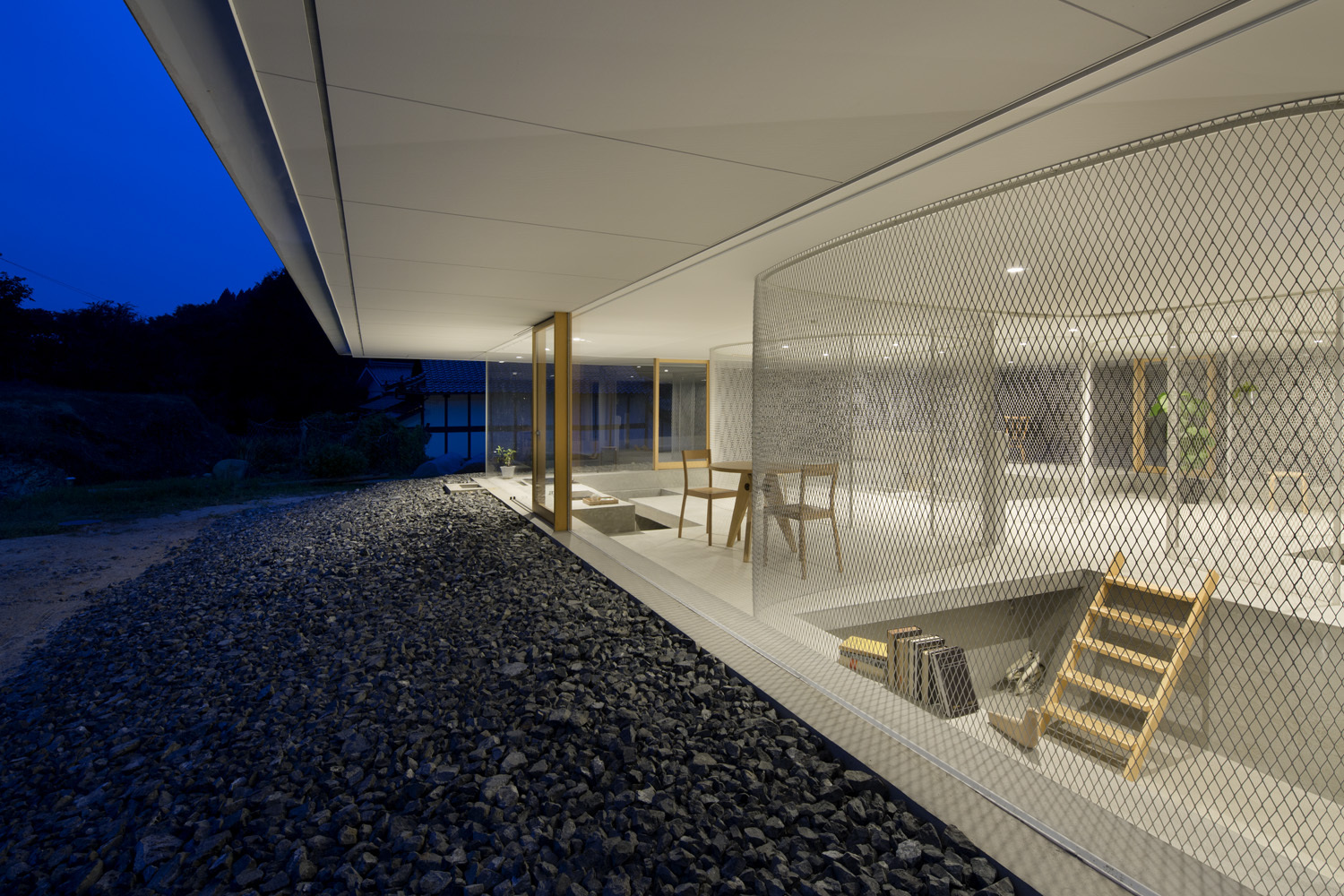 Hiroshima Hut / Suppose Design Office