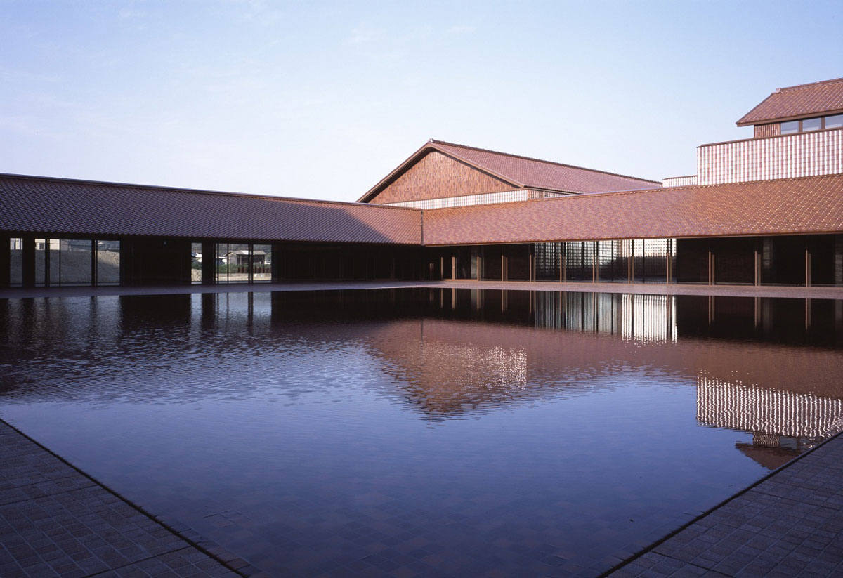 Shimane Arts Center ‘Grand Toit’ by Hiroshi Naito