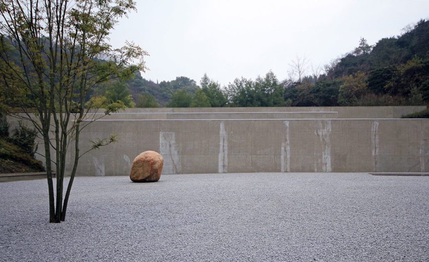 Exterior garden - Benesse House Museum / Tadao Ando