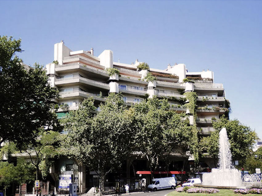 Exterior View of the Princesa Apartments / Fernando Higueras + Antonio Miró