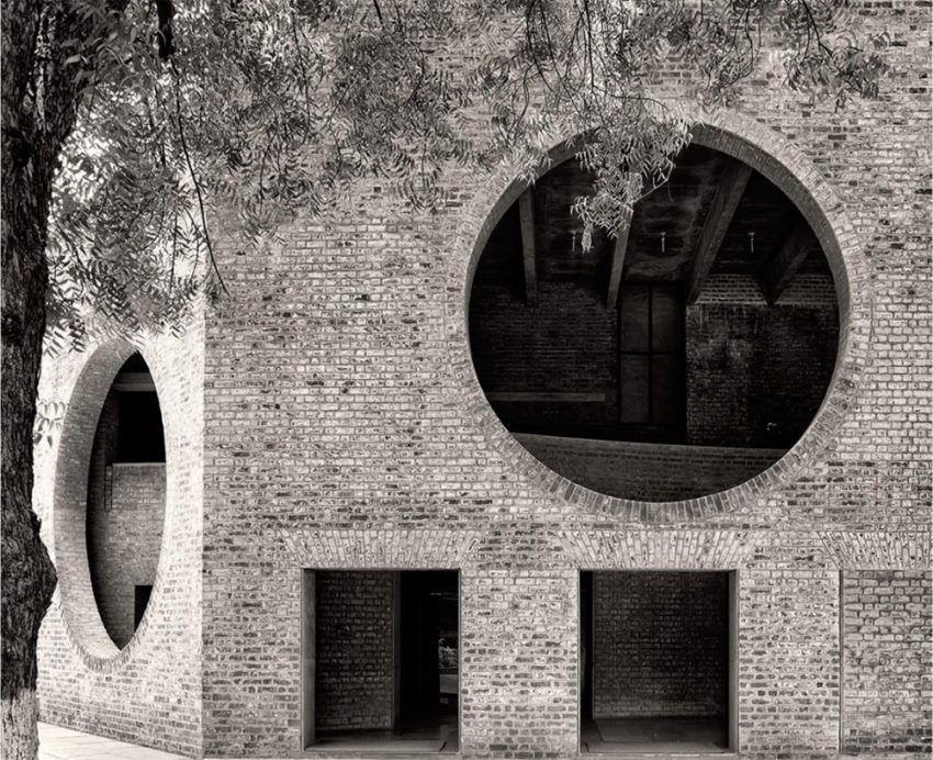 Circular Opening in the facade by Louis Kahn