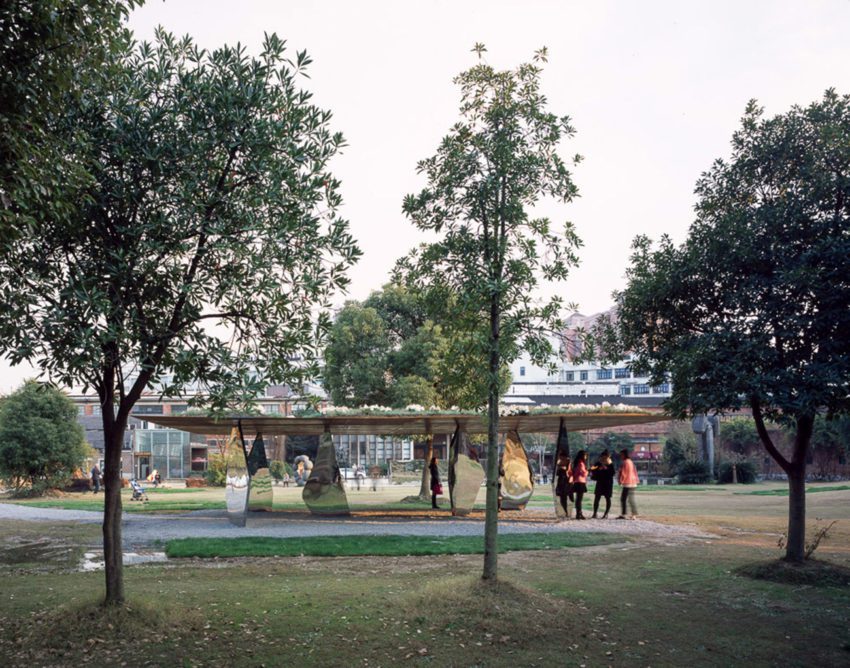 Blossom Pavilion / Atelier Deshaus