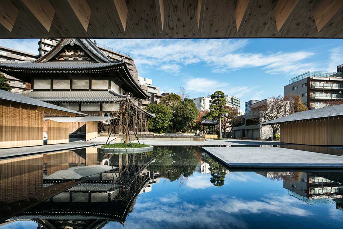 Old and new Shiunzan Zuisho-Ji Temple in Tokyo Kengo Kuma and Assosiates