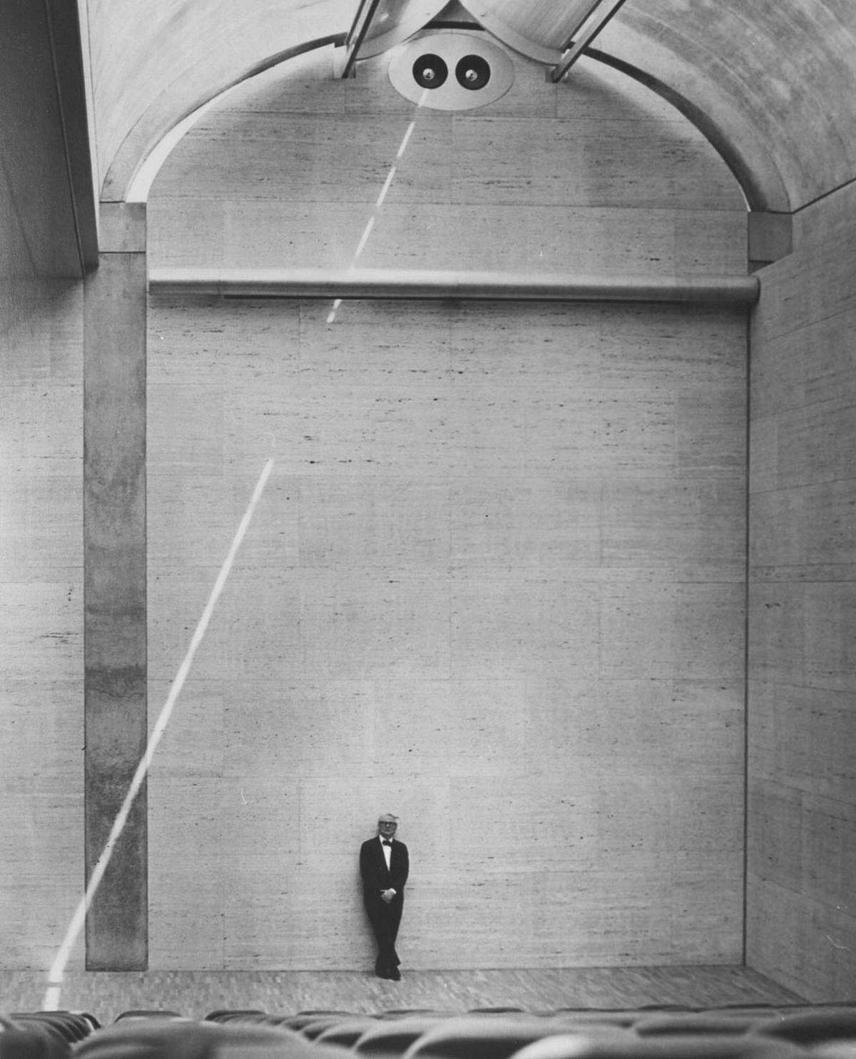 Louis Kahn in the Kimbell Museum