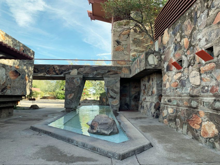 Fountain at Taliesin West in Arizona / Frank Lloyd Wright