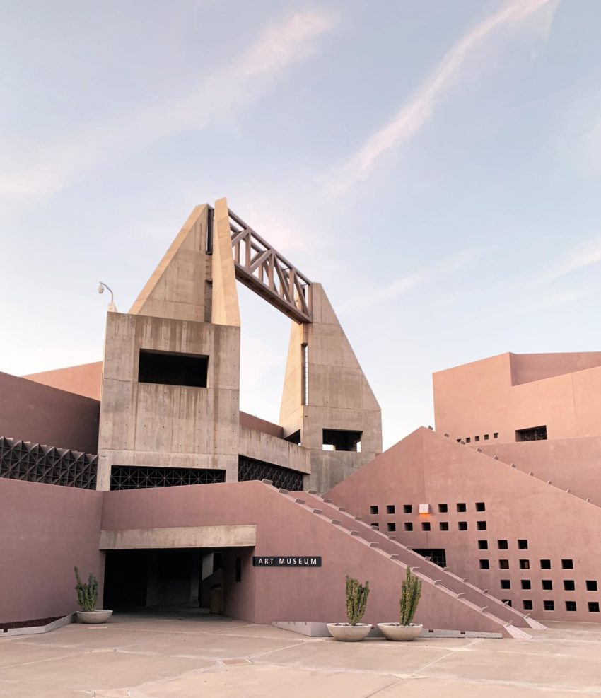 Tower - Nelson Fine Arts Center in Phoenix / Antoine Predock