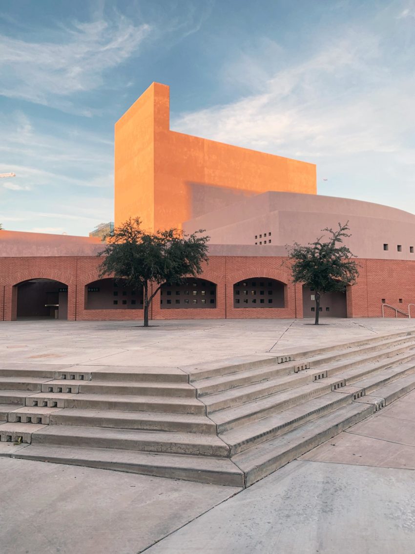Stairs - Nelson Fine Arts Center in Phoenix / Antoine Predock