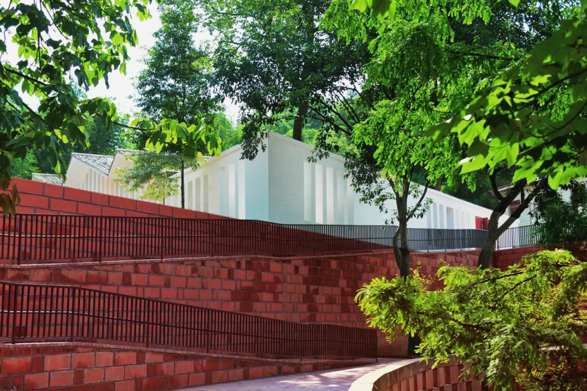 Materiality - Chishui Cemetery Memorial Hall / West-line Studio