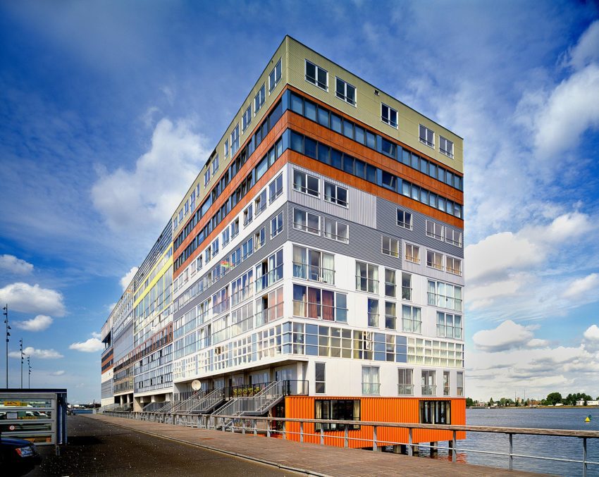 Exterior View - Silodam Housing Block in Amsterdam / MVRDV