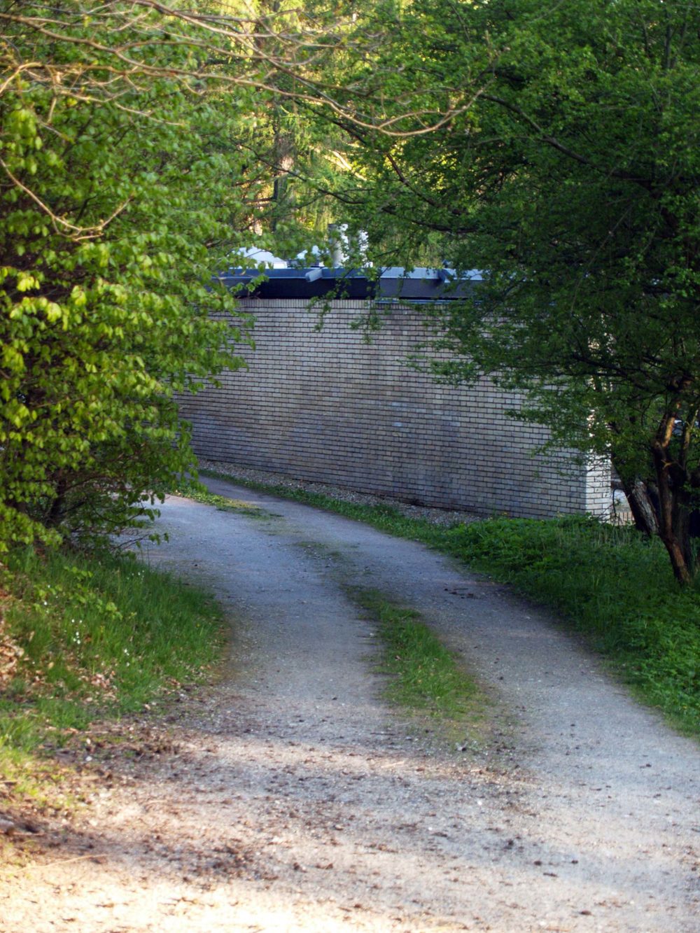 Approach - Utzon's House in Hellebæk / Jørn Utzon