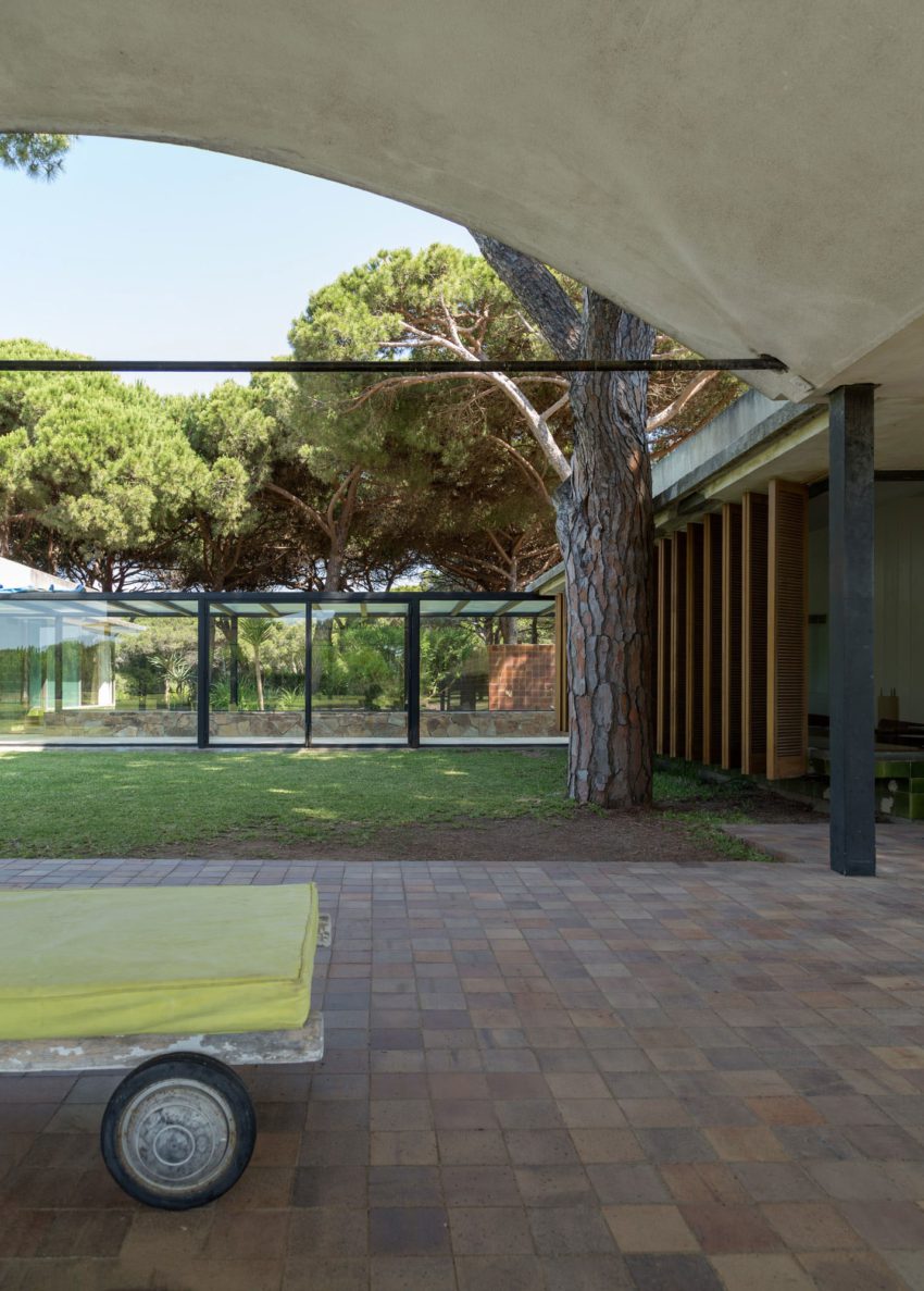 Courtyard- La Ricarda, Gomis House / Antoni Bonet i Castellana