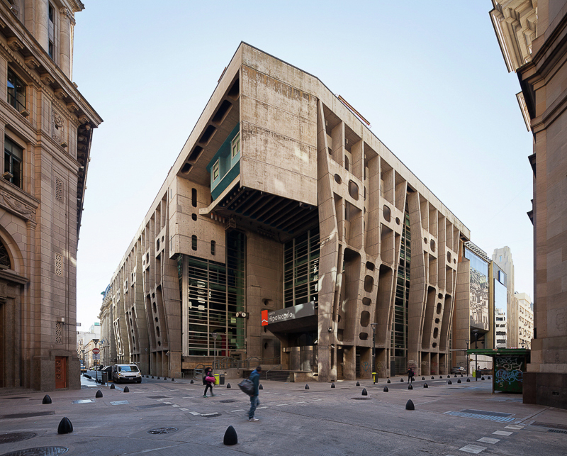Exterior Image - Bank of London in Buenos Aires / Clorindo Testa & SEPRA Studio