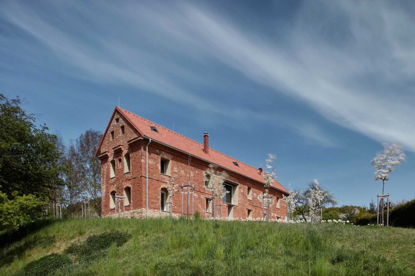 Front side View - House Inside a Ruin in Czech Republic / ORA Architects