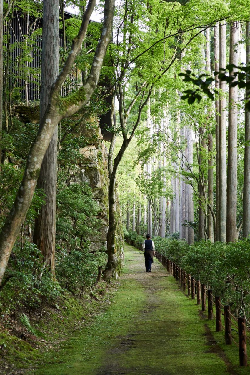 Garden path - Aman Kyoto Resort / Kerry Hill Architects