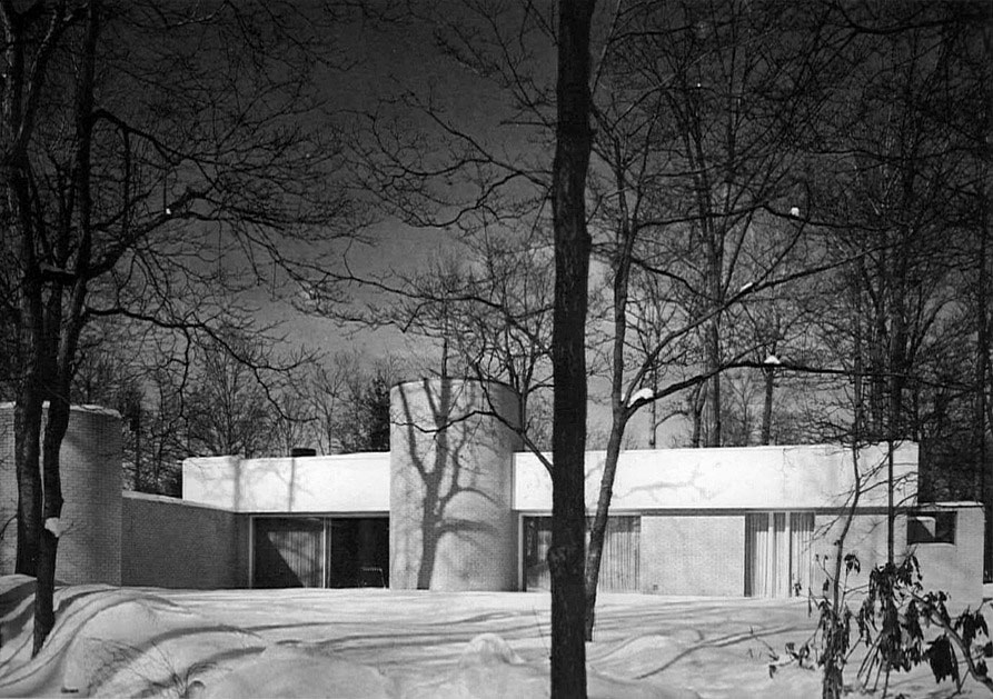 Exterior - Jerome & Carolyn Meier House / Richard Meier