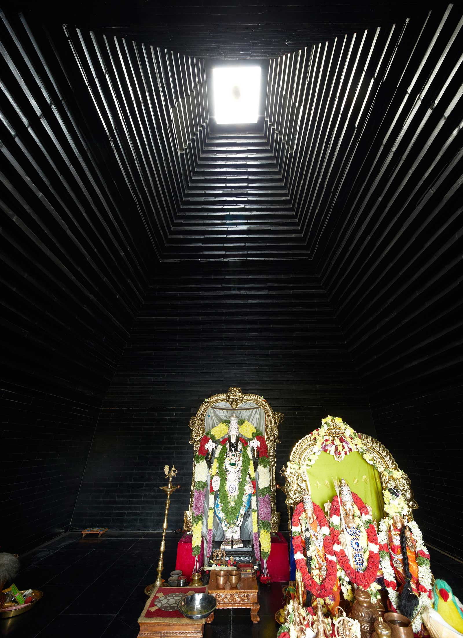 Interior of Balaji Temple in Andhra Pradesh / Sameep Padora & Associates 
