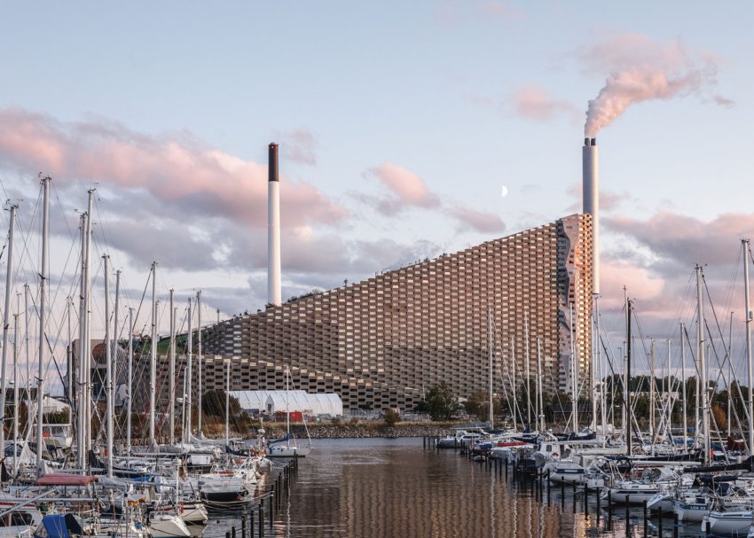 Climbing Wall of the CopenHill Waste-to-Energy Plant & Sport Facility / BIG-by-Laurian-Ghinitoiu