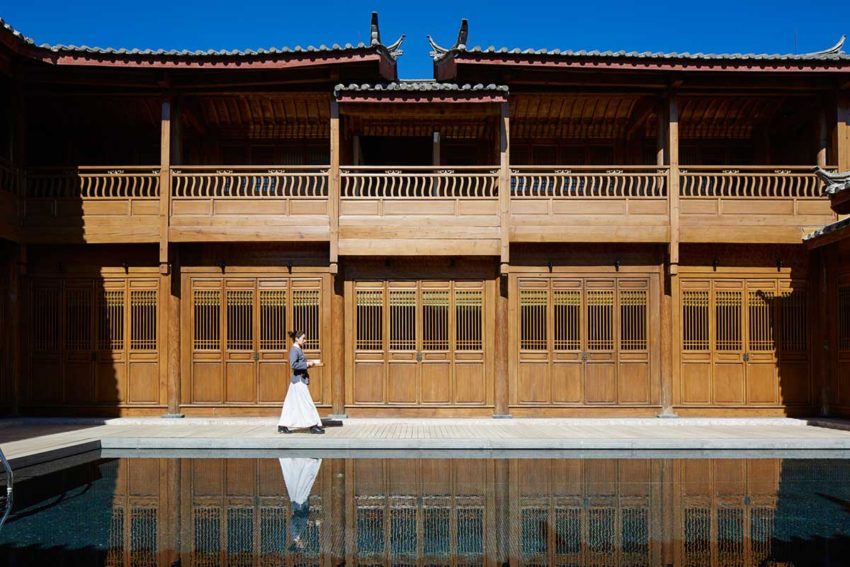 Courtyard of the Amandayan Resort in China / Ed Tuttle
