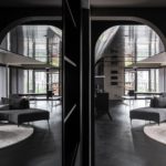 Dark Corrido Space reflecting living Room - Transparency / StudioX4
