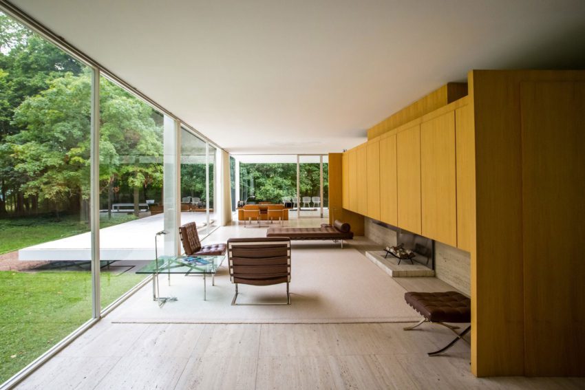 Living Area The Farnsworth House / Mies van der Rohe