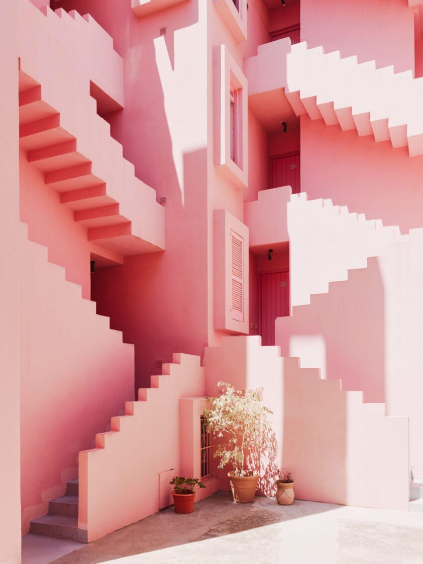 Muralla Roja Apartments color Calpe Spain Ricardo Bofill Taller Arquitectura ArchEyes
