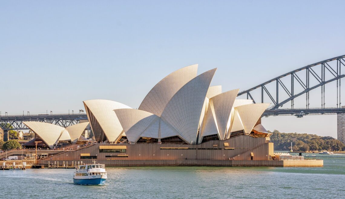 Sydney Opera House Australia auditorium Jorn Utzon architecture building ArchEyes Wojtek Gurak bridge