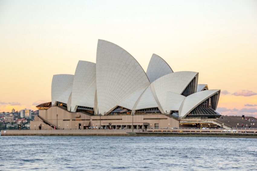 Sydney Opera House Australia auditorium Jorn Utzon architecture building ArchEyes Wojtek Gurak skyline