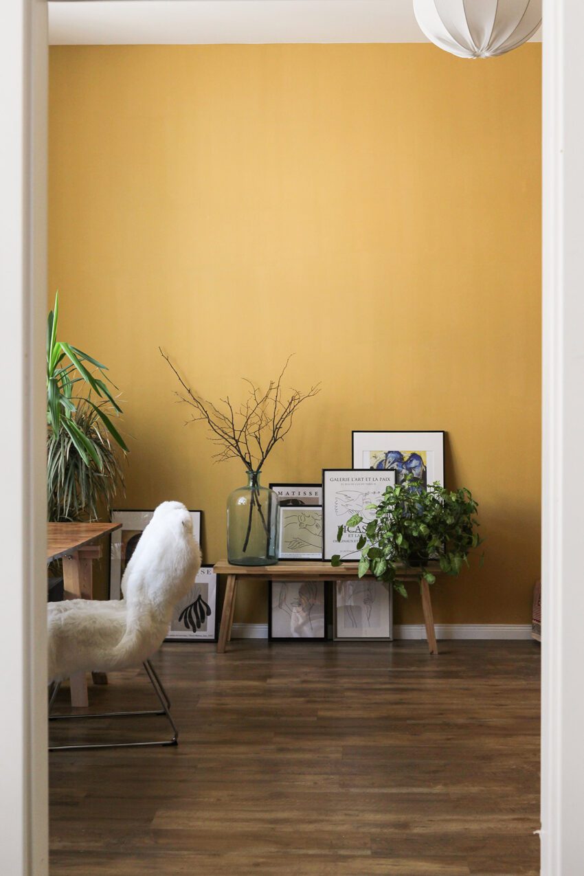 Yellow Walls - Summer Decoration - beazy SnthSAo unsplash