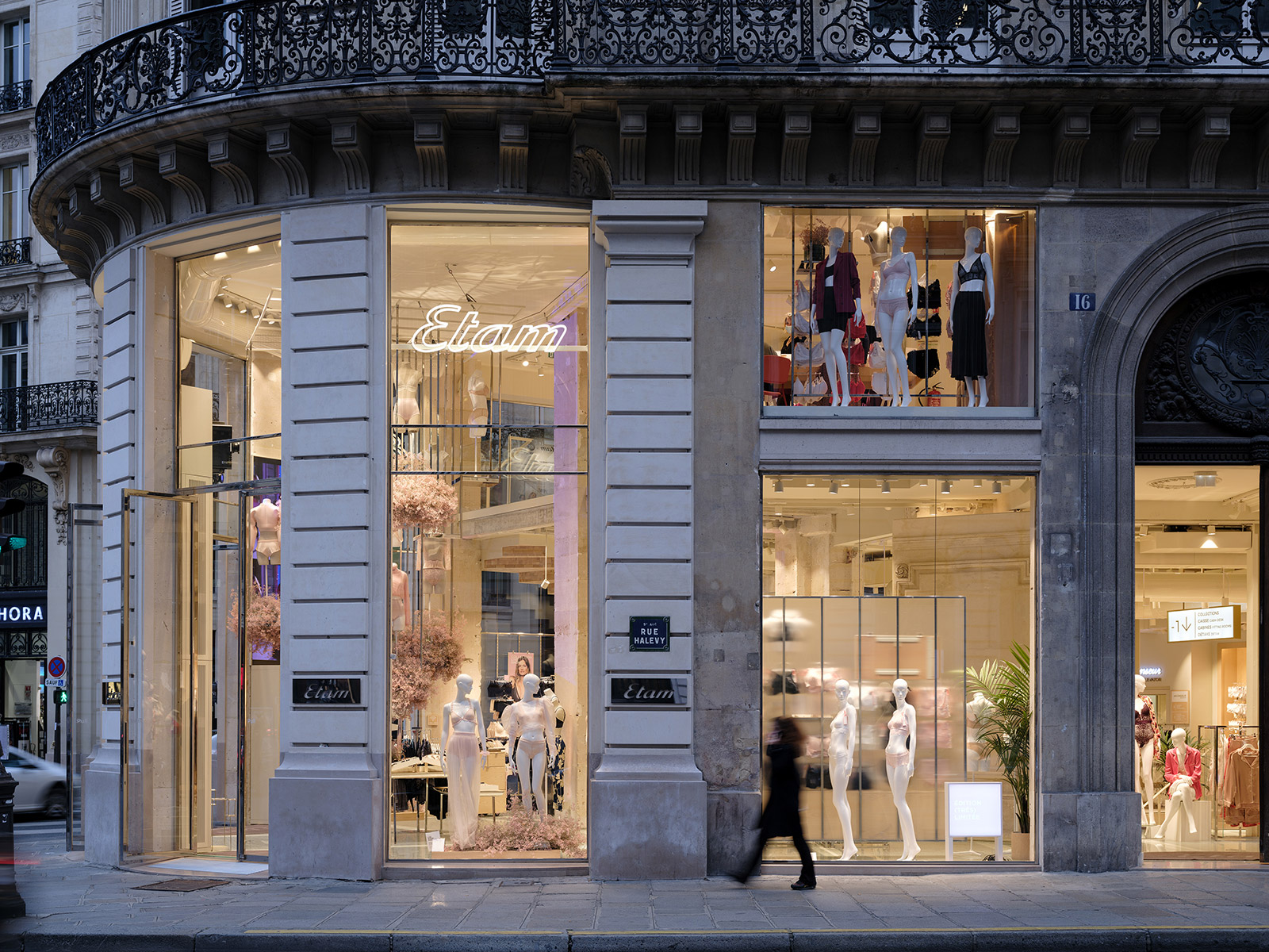 Etam Flagship Store Paris MVRDV Ossip ArchEyes storefront