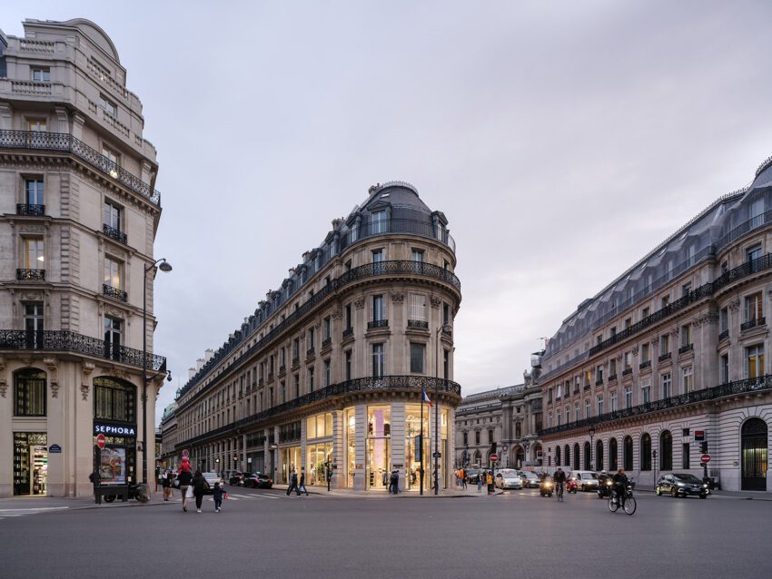Etam Flagship Store Paris MVRDV Ossip ArchEyes street view