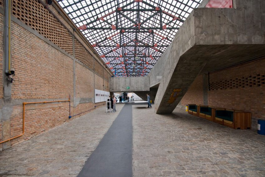 Lina Bo Bardi SESC Pompeia Factory Sao Paulo Architecture ArchEyes Julian Weyer