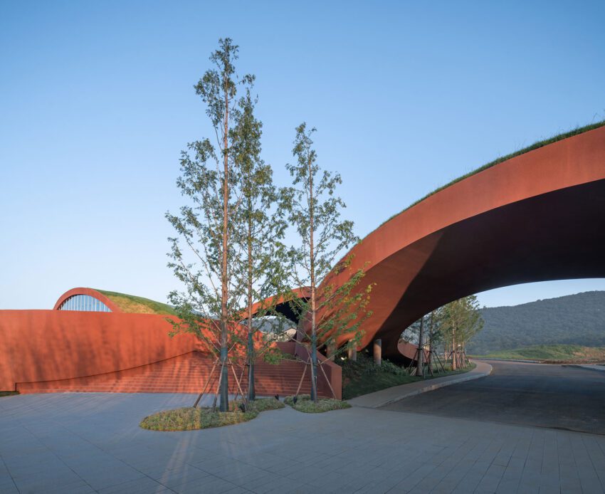 T The main entrance of the building OCT Chaohu Natural and Cultural Centre Change Architects
