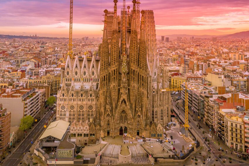 ken cheung Sagrada Familia Antonio Gaudi ArchEyes