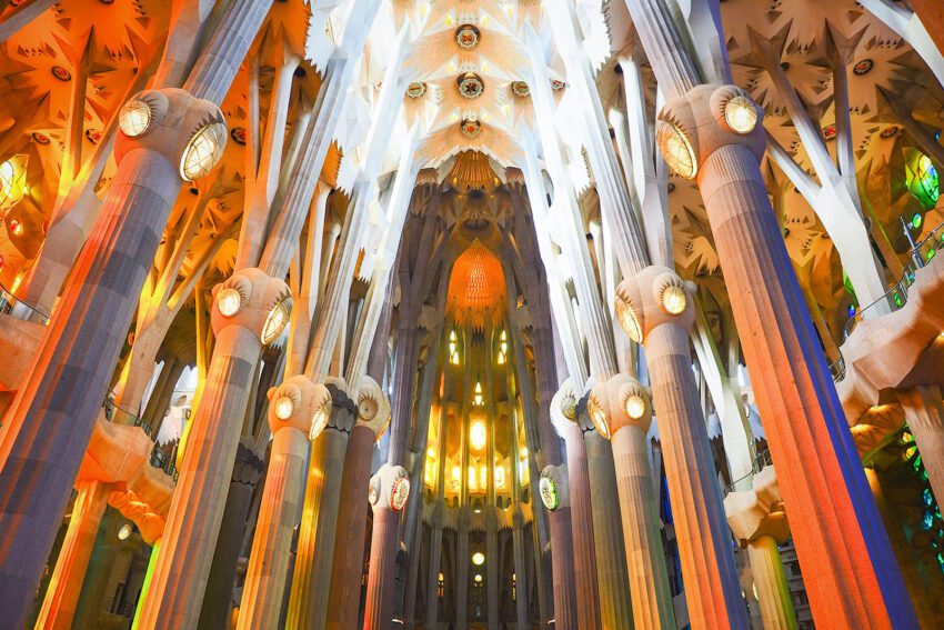 sung jin cho Sagrada Familia Antonio Gaudi ArchEyes