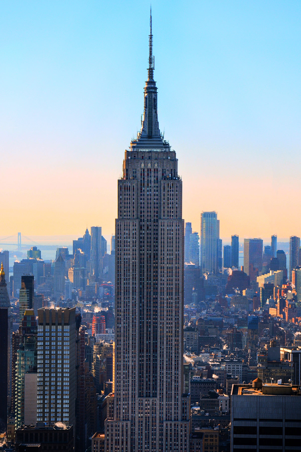 guille sanchez The Empire State Building New York Skyscraper Art Deco Shreve Lamb and Harmon ArchEyes