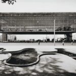 MASP Museu de Arte de Sao Paulo Lina Bo Bardi Concrete Glass Museum Brazil ArchEyes blackandwhite