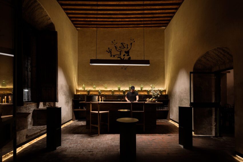 Josafat Zalapa Restaurant Morelia Mexico FMA Architects ArchEyes natural interior bar full