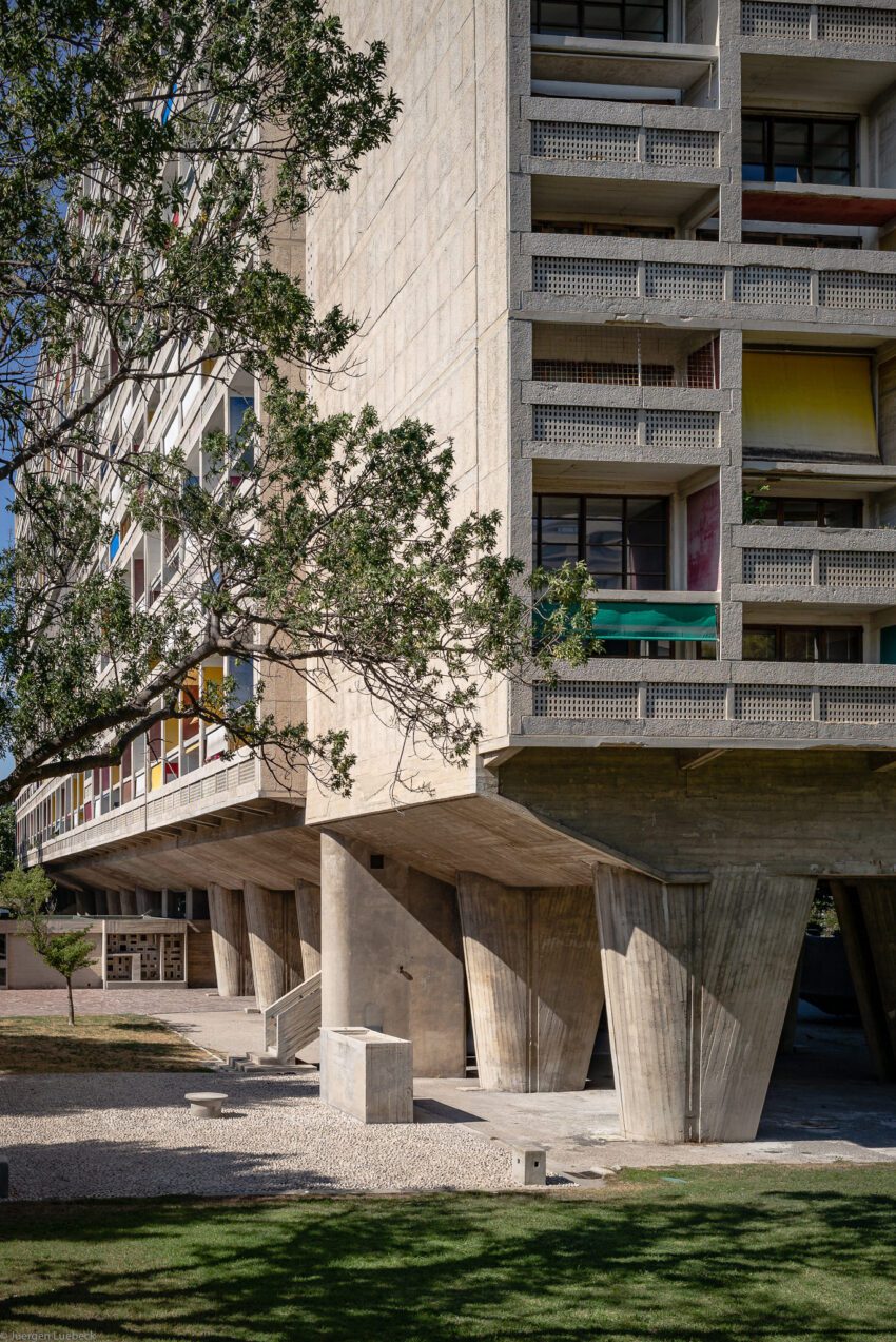 L Unite d Habitation de Marseille Le Corbusier Apartments France Concrete ArchEyes Jürgen Lübeck