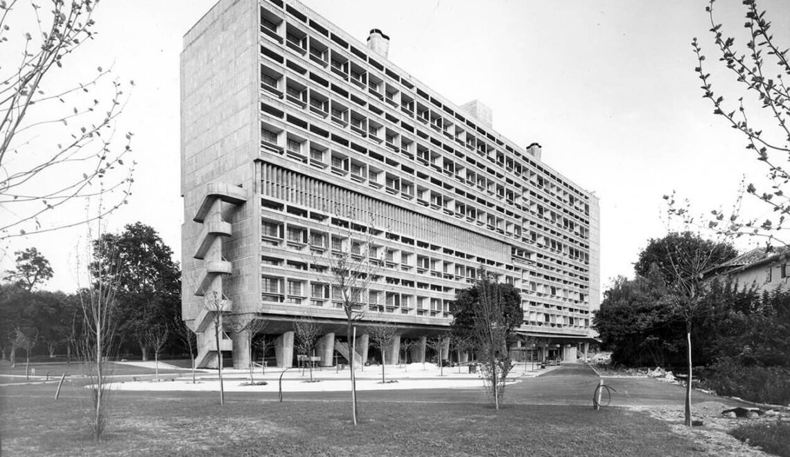 L Unite d Habitation de Marseille Le Corbusier Apartments France Concrete ArchEyes exterior