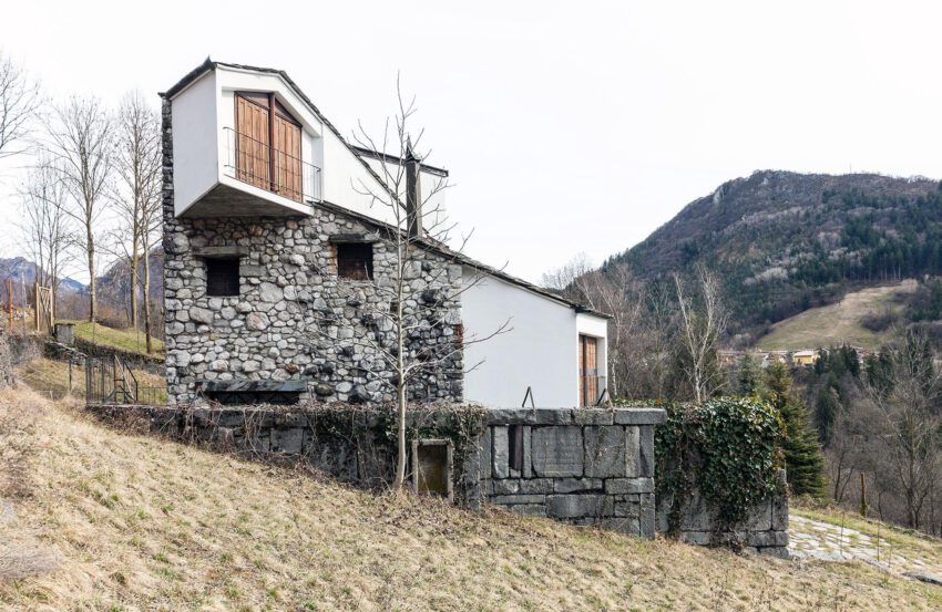 Pino Pizzigoni CNarchitetti vacation house for an artist Claudio Nani ArchEyes