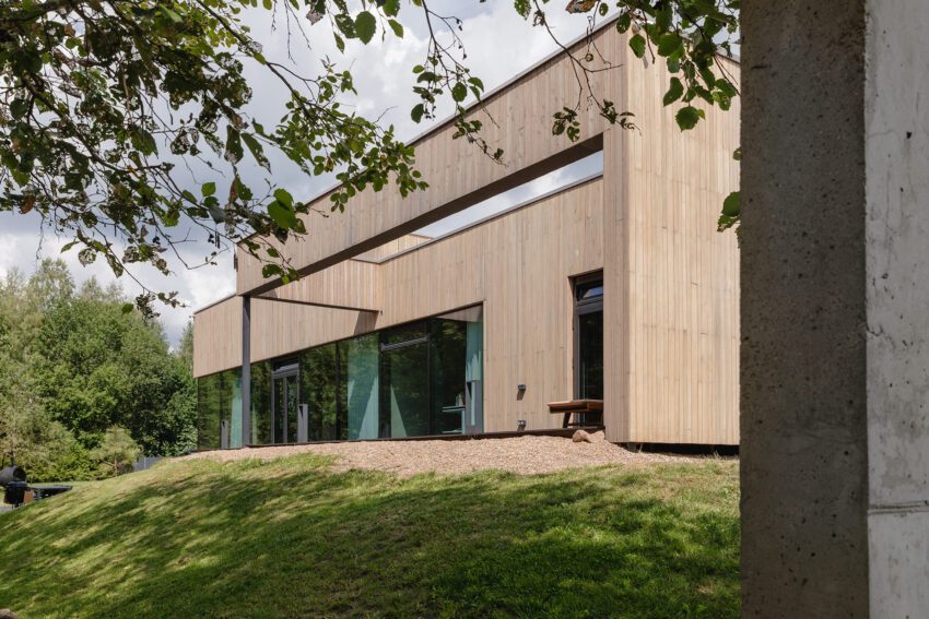The Matski House by ZROBIM Architects Archeyes