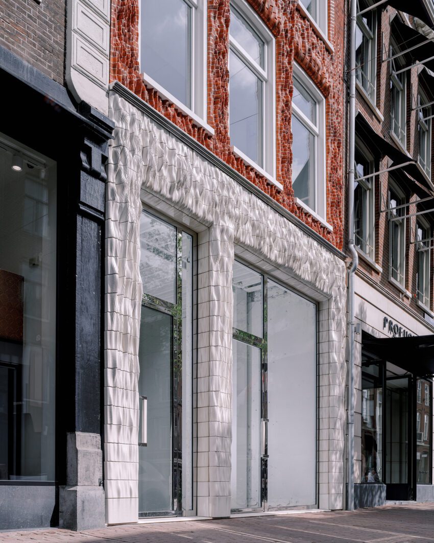 The Ceramic House in Amsterdam by Studio RAP ArchEyes door