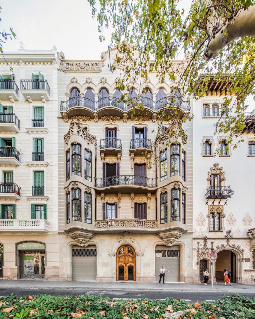 Casa Alesan Transformation by BACH Architects: Art Nouveau Meets Modern Living