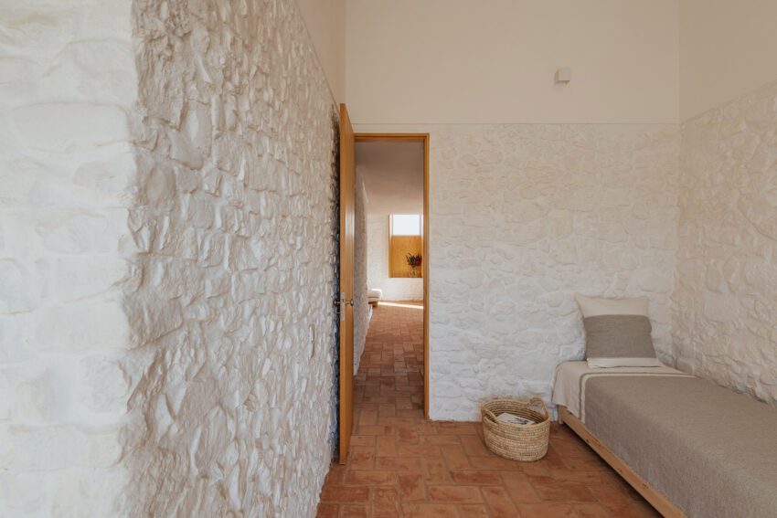 The House in Silves by BOMO Arquitectos ArchEyes