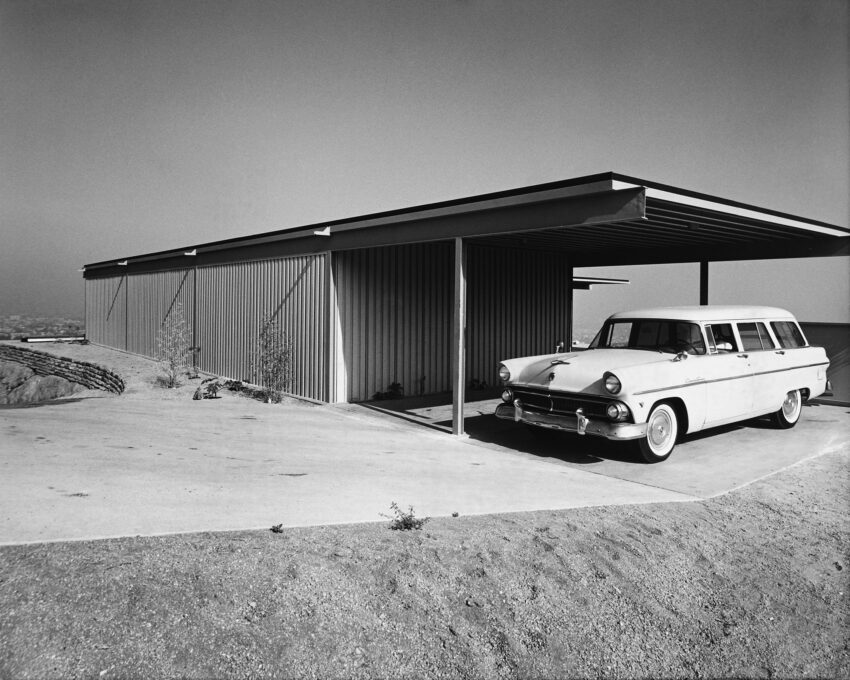 The Stahl House by Pierre Koenig Case Study House Mid Century Modern House parking
