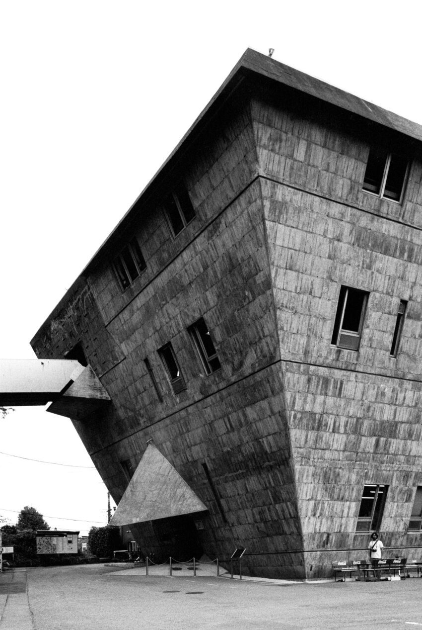 Inter University Seminar House by Takamasa Yoshizaka ocne