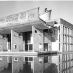 Palace of the Assembly in Chandigarh by Le Corbusier Complexe du capitole photo palais de assemblee